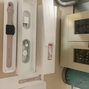 iWatch 🍎Series 3 EXCELLENT CONDITION, APPLE!!!🎁 GIFT YOURSELF!♥️ Price F…
